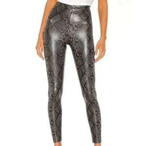 7 For All Mankind Black Faux Leather Snakeskin Textured Leggings Sz L